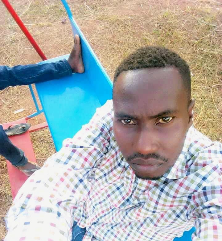 Goodluck Munisi: Fundi wa epoxy floor na kupiga rangi za ukutani from Chunya, TZ | System 360